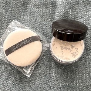 Laura Mercier translucent powder &Velour Puff duo